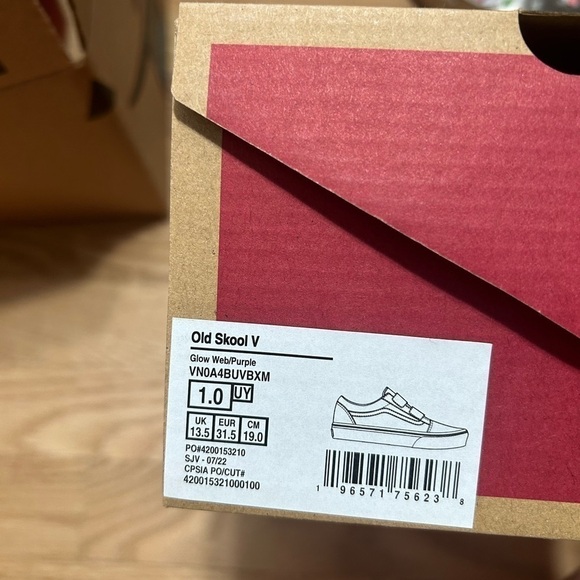 Vans Glow in the Dark Spider Web Sneakers Shoes NEW  Sz 1 Youth Kids - Picture 7 of 7